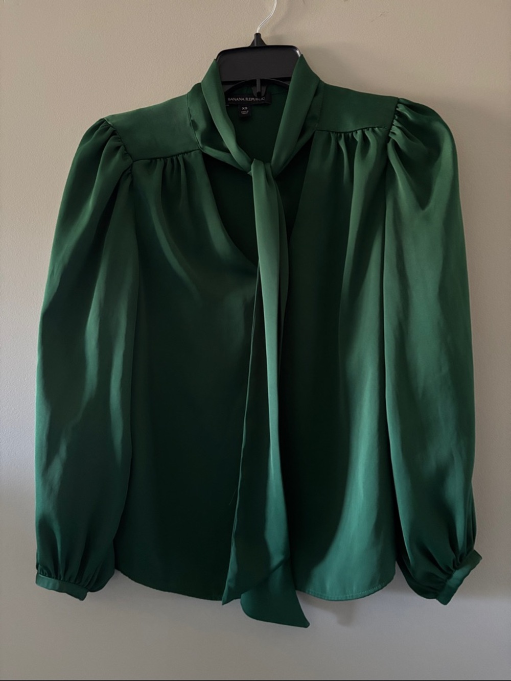 Banana Republic Emerald Green Tie-Neck Blouse
